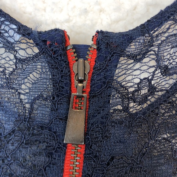 NWT Sachin + Babi Midnight Blue Scallop Lace Top SIZE SMALL - Picture 8 of 9